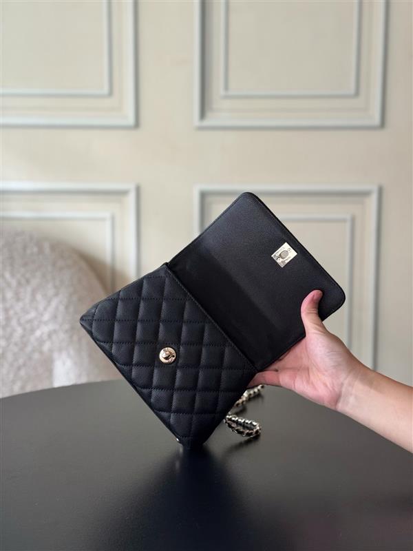 2026131222438370 700